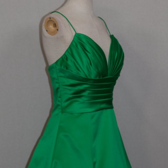Da Vinci Green Pleated Gown - Picture 8 of 13